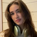 Natalie Roush OFF - foto fuera