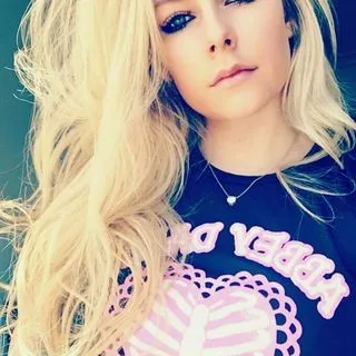 Avril Lavigne - новости и фото