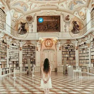 Bookworms' Street - книги и кофе