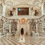 Bookworms' Street - книги и кофе