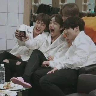 Bangtan Sonyeondan - BTS ARMY