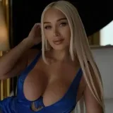 Daniella Chavez - контент