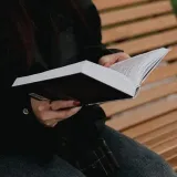 Между жизнью и книгами - Алена