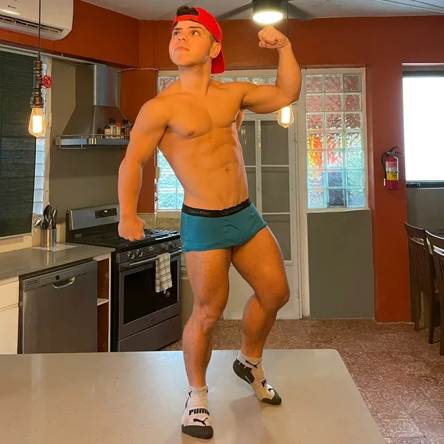Gay Midgets - 18+