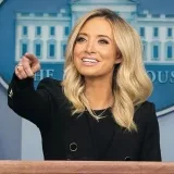 Kayleigh McEnany - пресс-секретарь Трампа