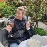 need more champagne - Travel food.