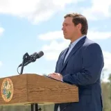 Ron Ron.DeSantis- Florida política.