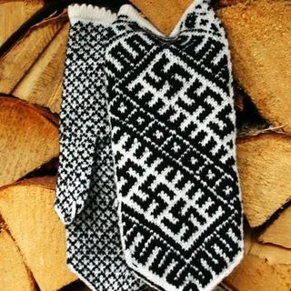 Swastika Swag - фэшн и музыка